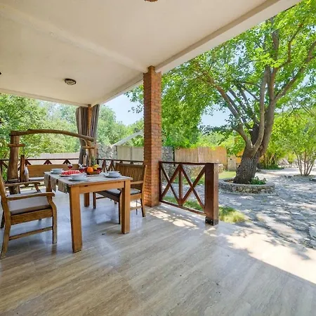 Albavis-10-person Conservative In Kayakoy, * פאטהיה